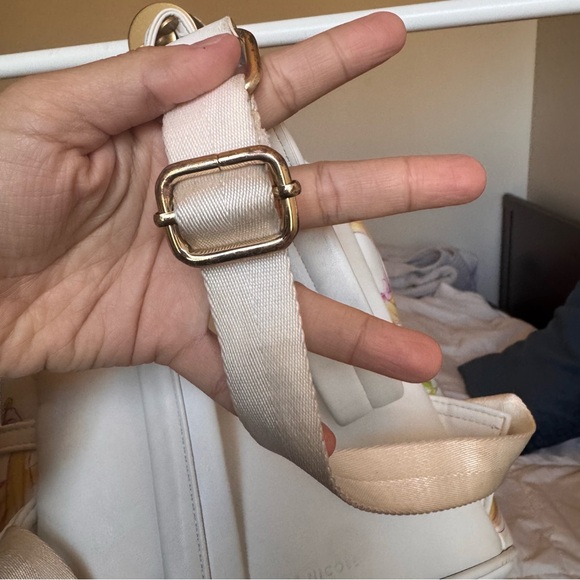 Danielle Nicole Disney Tangled Rapunzel Flow Hair mini backpack. - Picture 4 of 13